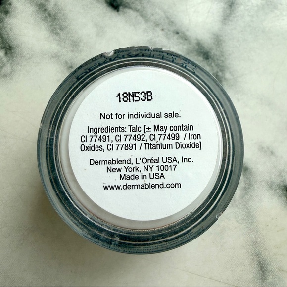 *NEW* Dermablend Loose Setting Powder - Translucent Mini - Picture 3 of 3